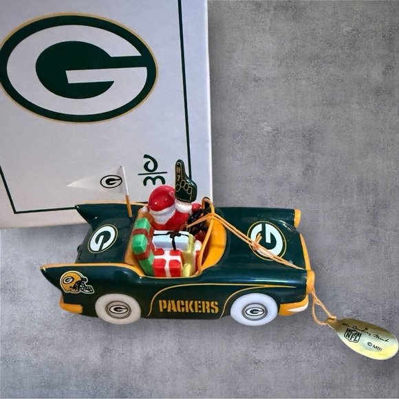 2010 Danbury Mint Green Bay Packers NFL Victory Car Christmas Ornament